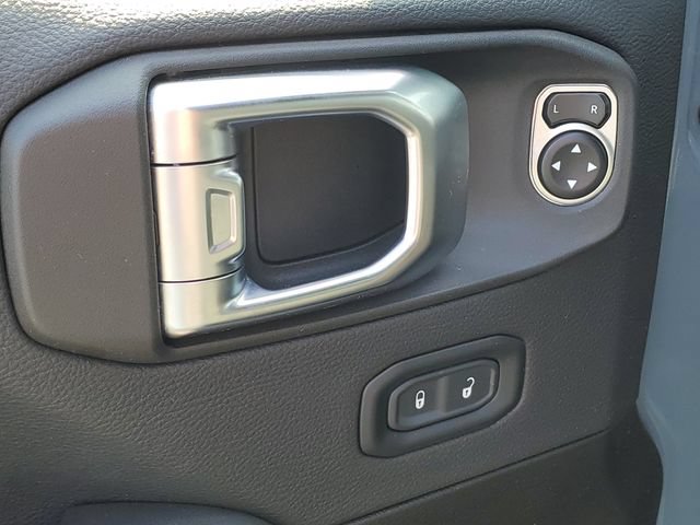 Used 2024 Jeep Wrangler Unlimited Sahara AWD/4WD image 20