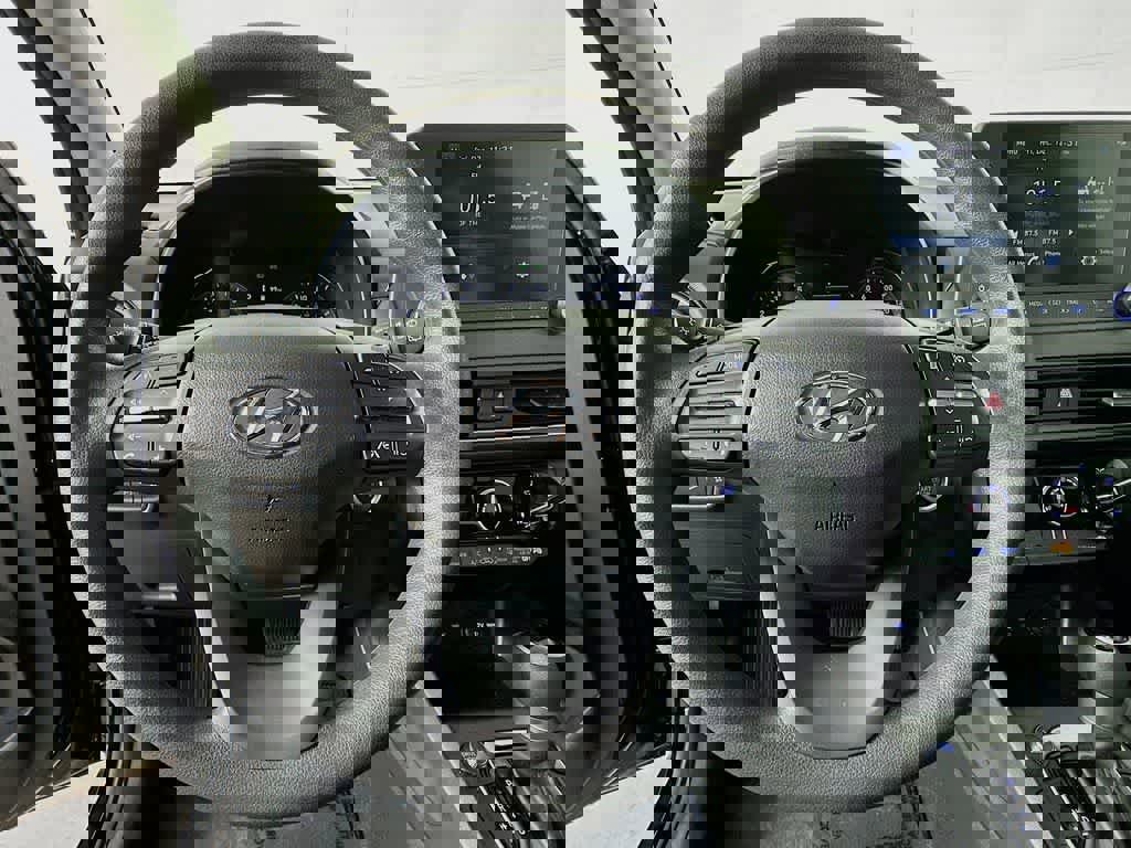 Used 2023 Hyundai Kona SEL image 15