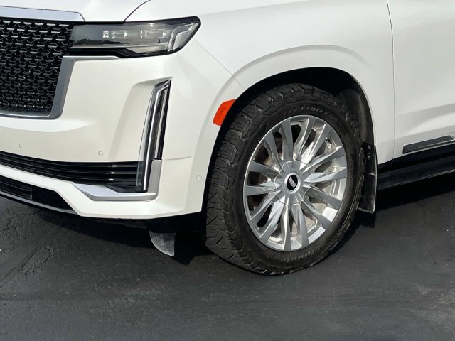 Used 2023 Cadillac Escalade Premium Luxury w/ Performance Package AWD/4WD image 9