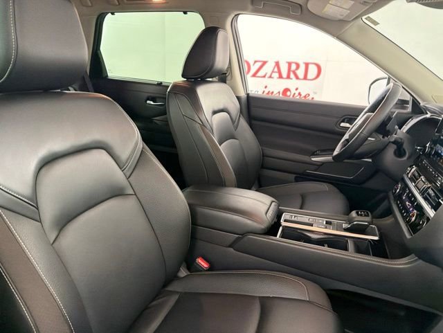 Used 2024 Nissan Pathfinder SL w/ SL Premium Package FWD image 16