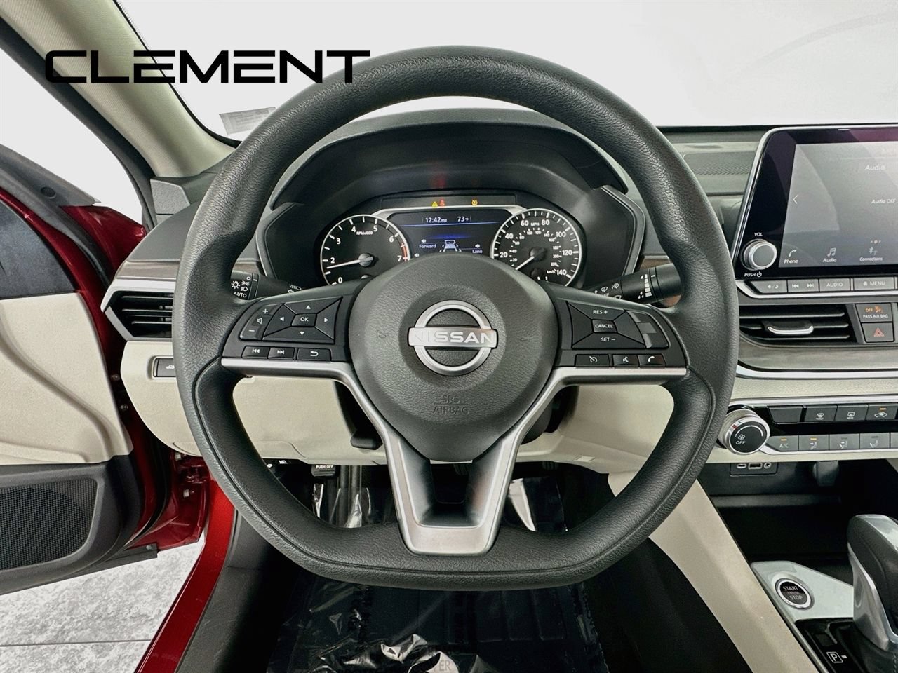 Used 2025 Nissan Altima 2.5 SV FWD image 15