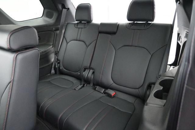 Used 2025 Honda Pilot Black Edition image 29