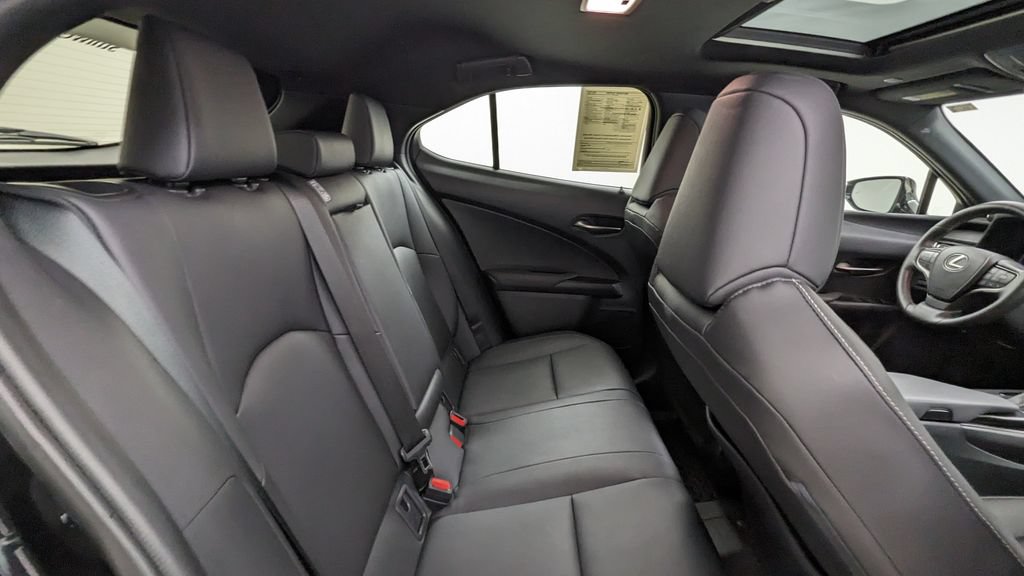 Used 2020 Lexus UX 250h w/ Premium Package AWD/4WD image 37