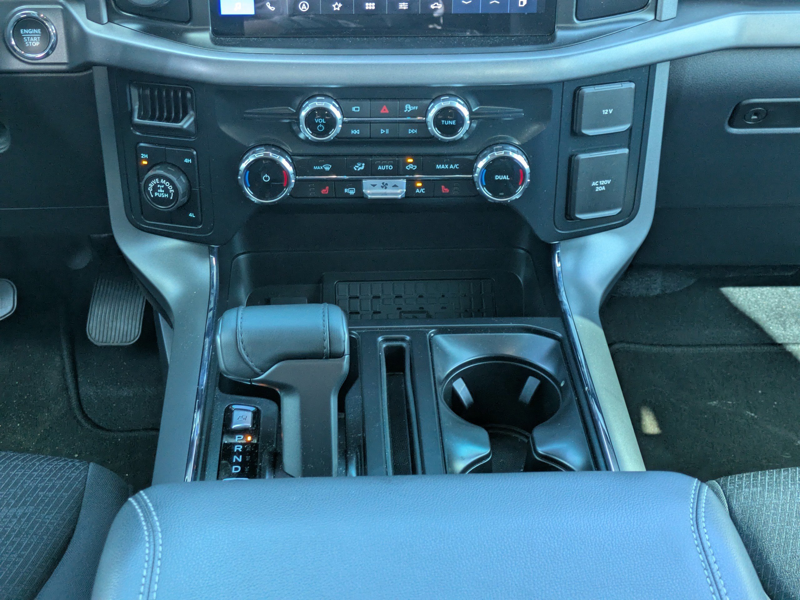 Certified 2025 Ford F150 XLT w/ Equipment Group 302A MID image 17