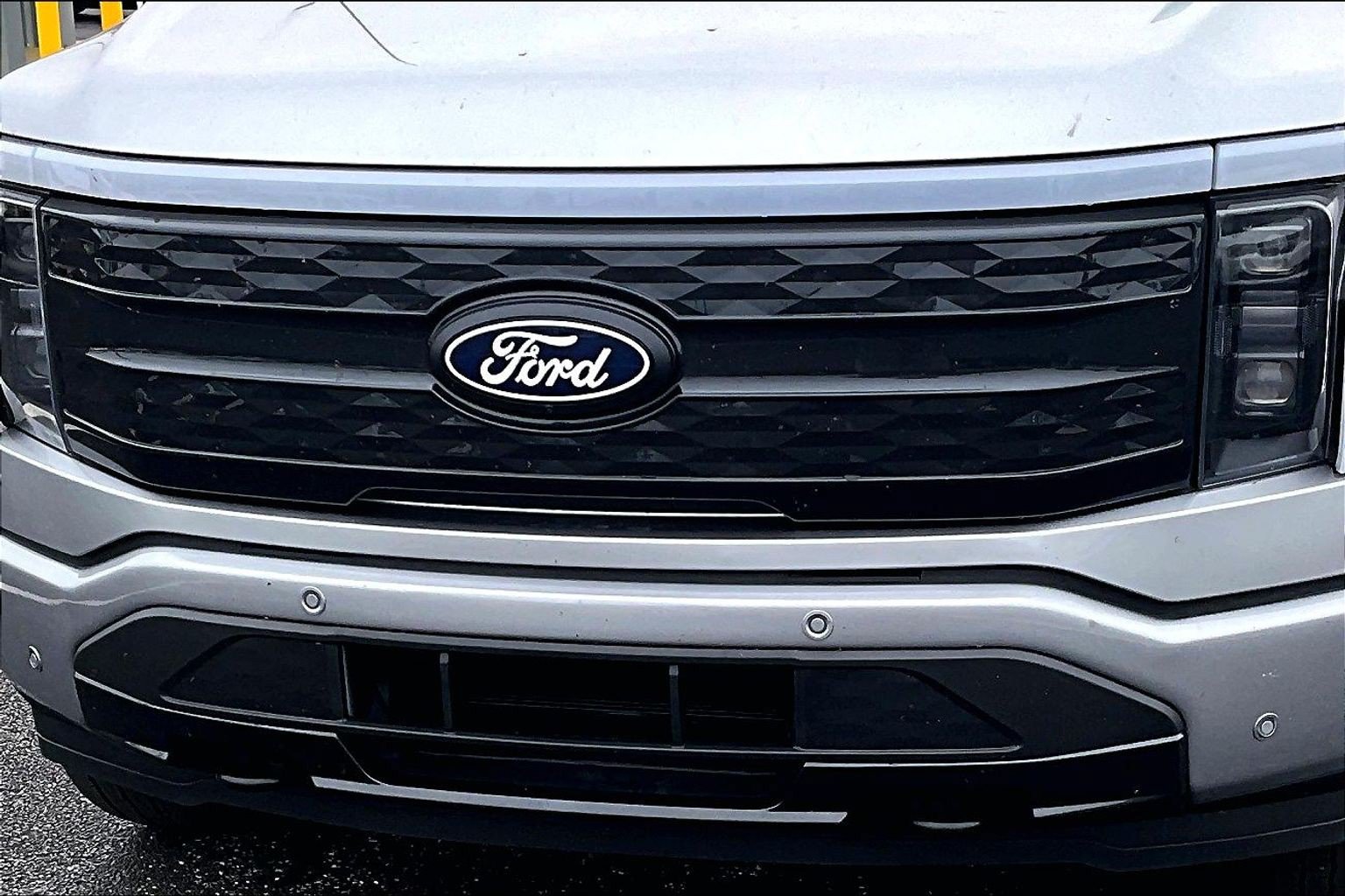 Certified 2025 Ford F150 Lightning Platinum AWD/4WD image 31