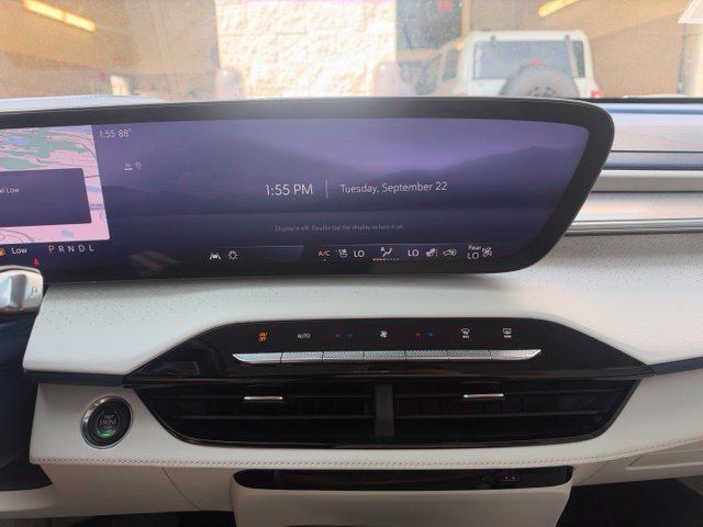 Used 2025 Buick Enclave Avenir w/ Trailering Package, 5000 lbs. FWD image 13
