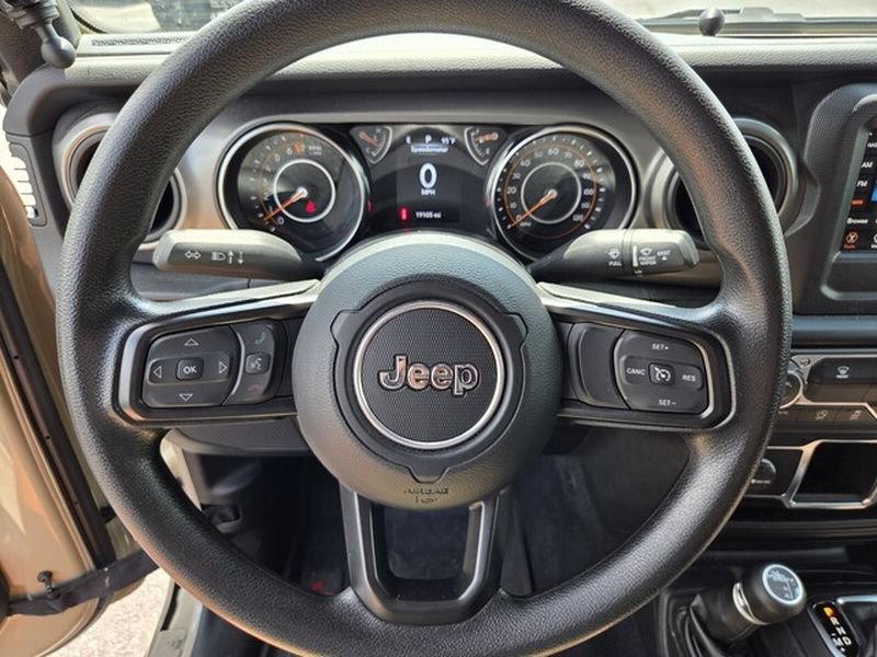 Used 2022 Jeep Wrangler Sport AWD/4WD image 27