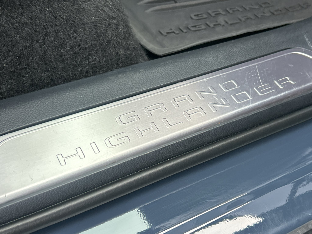 Used 2025 Toyota Grand Highlander AWD Hybrid image 25