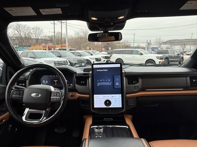 Certified 2023 Ford Expedition Platinum AWD/4WD image 3