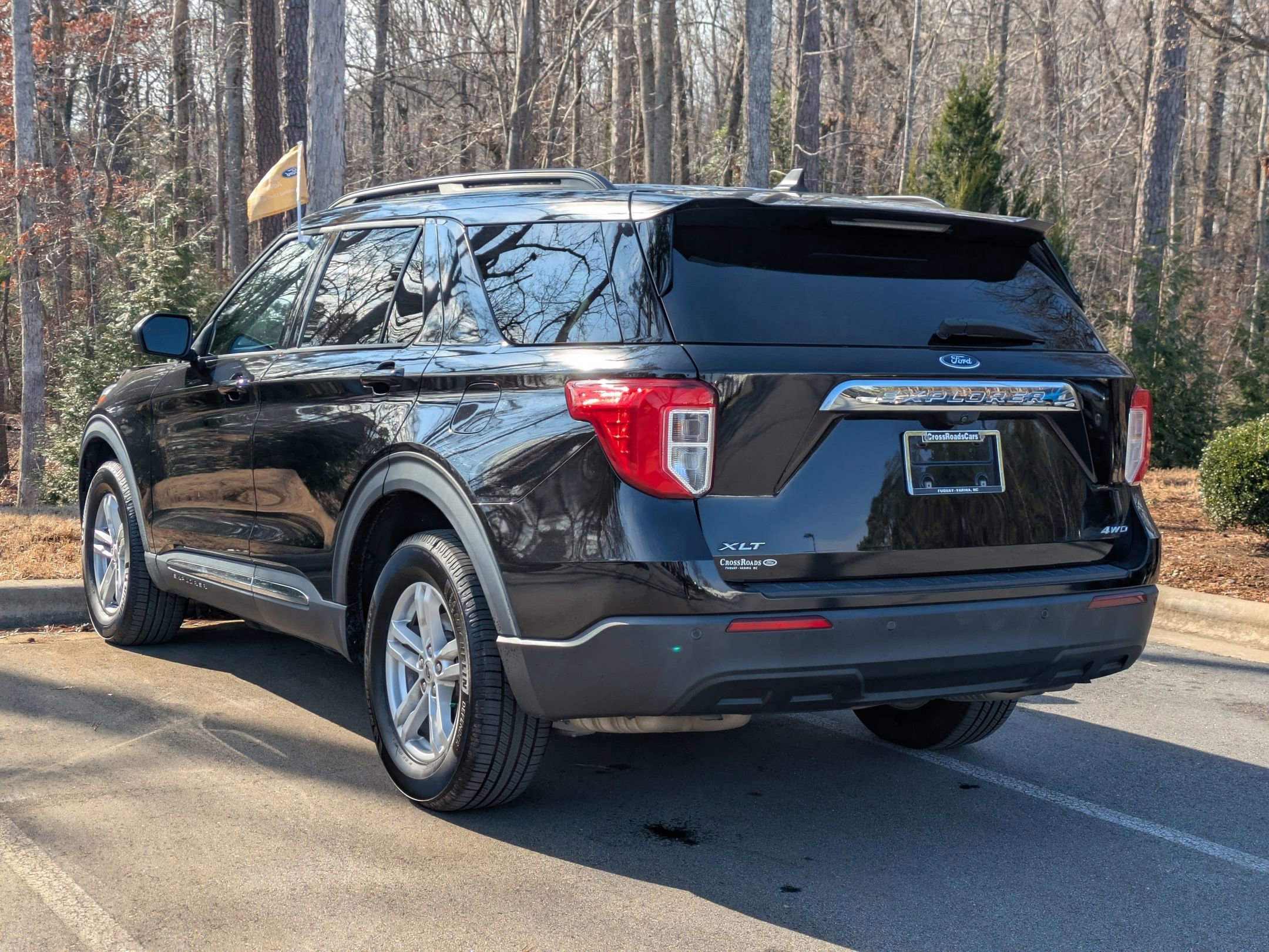 Certified 2022 Ford Explorer XLT image 2