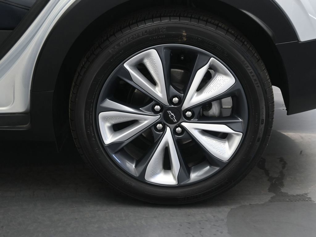 Used 2022 Chevrolet Bolt EUV LT w/ Convenience Package image 47