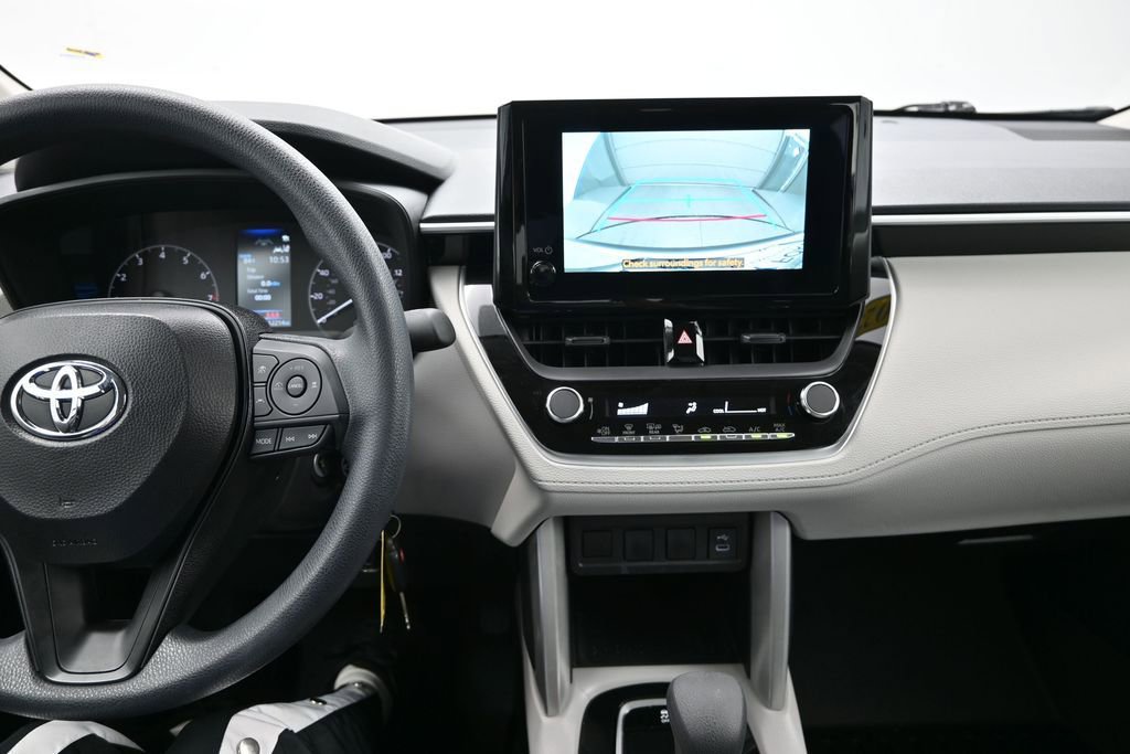 Used 2025 Toyota Corolla Cross L FWD image 21