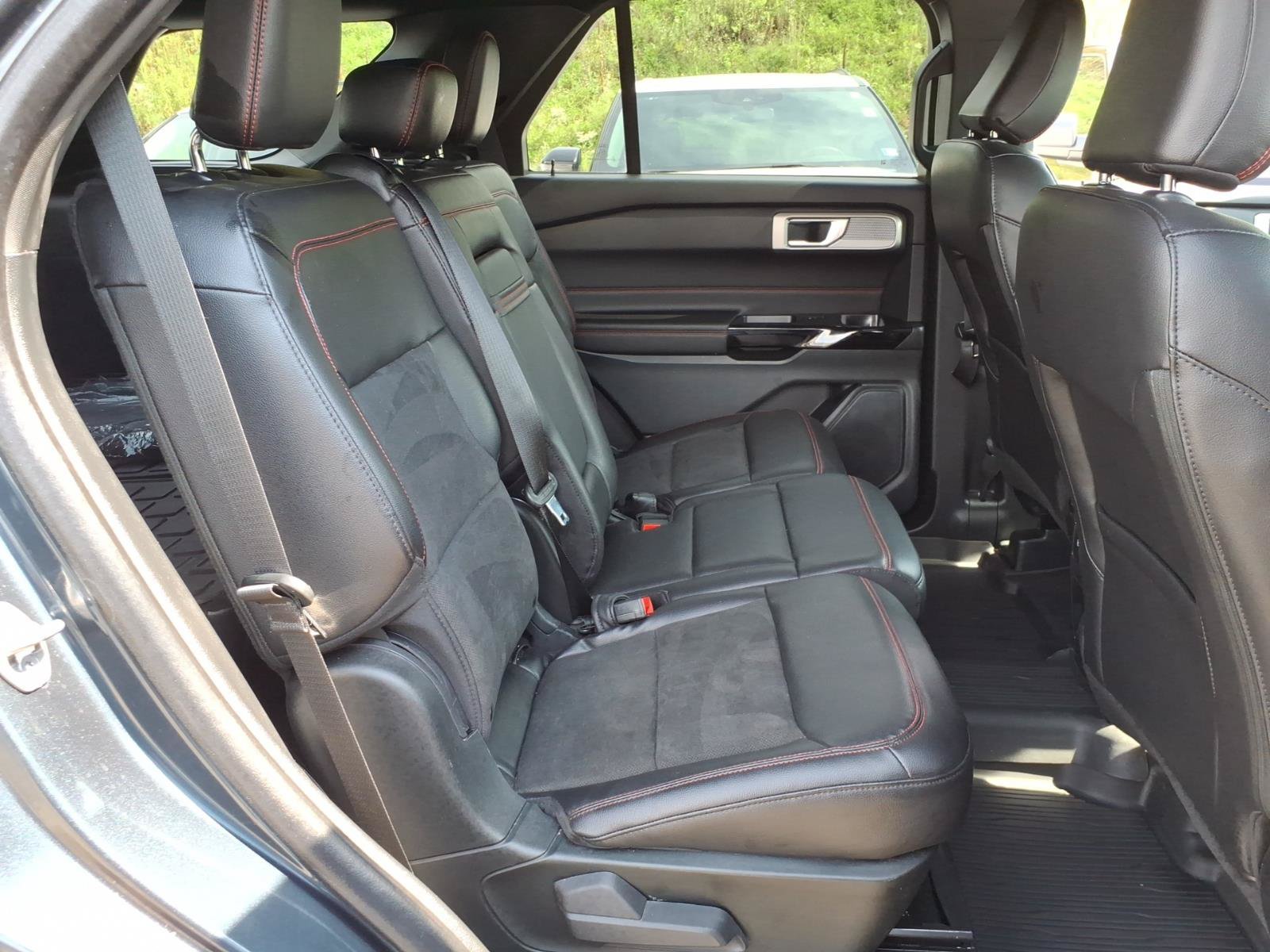 Certified 2023 Ford Explorer ST-Line AWD/4WD image 8