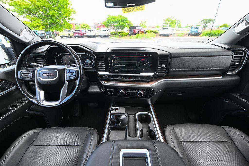 Used 2022 GMC Sierra 1500 SLT w/ SLT Convenience Package AWD/4WD image 30