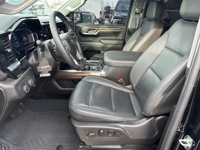Used 2024 Chevrolet Silverado 1500 RST AWD/4WD image 13