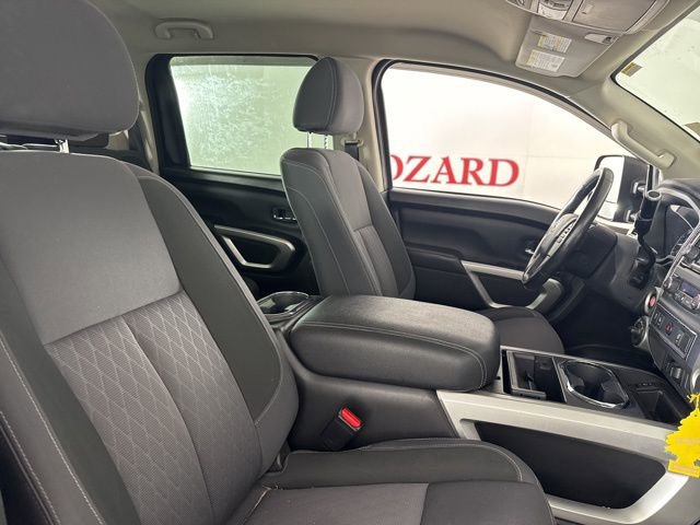 Used 2021 Nissan Titan SV w/ SV Convenience Package image 16