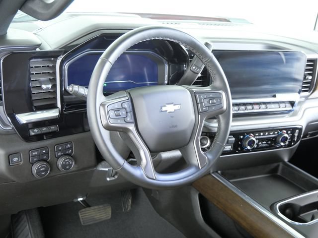 Used 2025 Chevrolet Silverado 3500 High Country w/ Technology Package AWD/4WD image 18