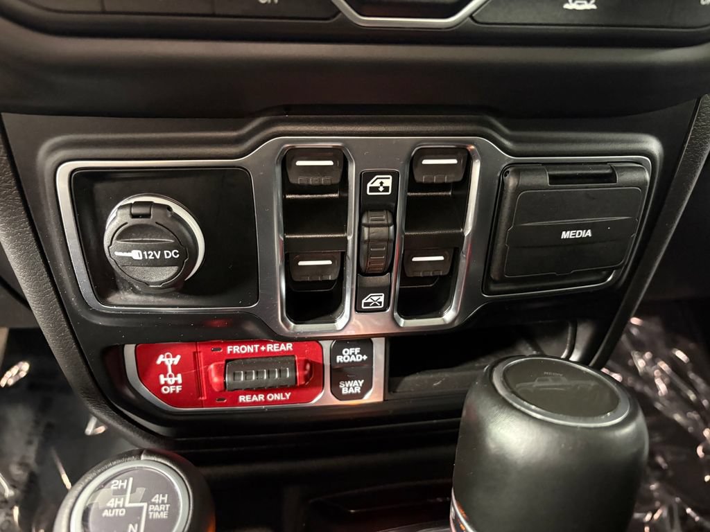 Used 2023 Jeep Gladiator Rubicon w/ LED Lighting Group AWD/4WD image 18
