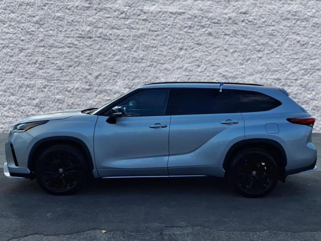 Used 2023 Toyota Highlander XSE image 4