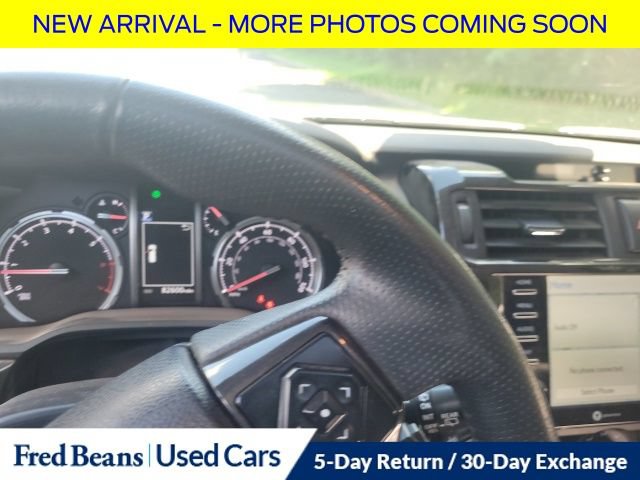 Used 2022 Toyota 4Runner TRD Off-Road Premium AWD/4WD image 16