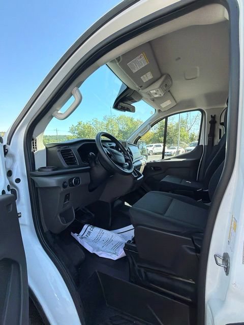 Certified 2025 Ford Transit 250 Low Roof w/ Exterior Upgrade Package RWD image 9