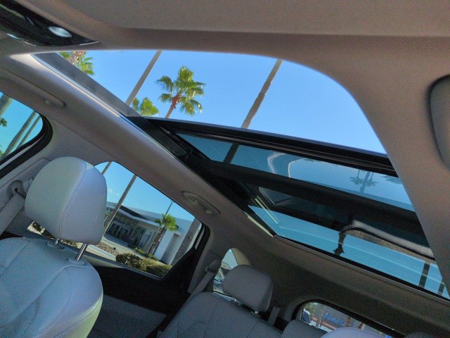 Used 2023 Kia Sorento S w/ Panoramic Sunroof Package FWD image 20