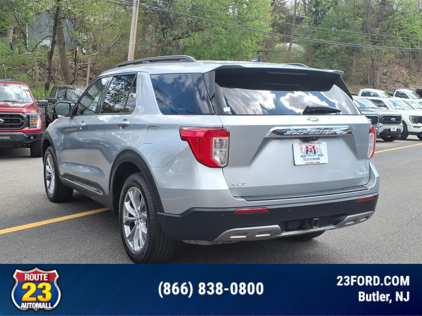 Certified 2023 Ford Explorer XLT w/ Equipment Group 202A AWD/4WD image 3