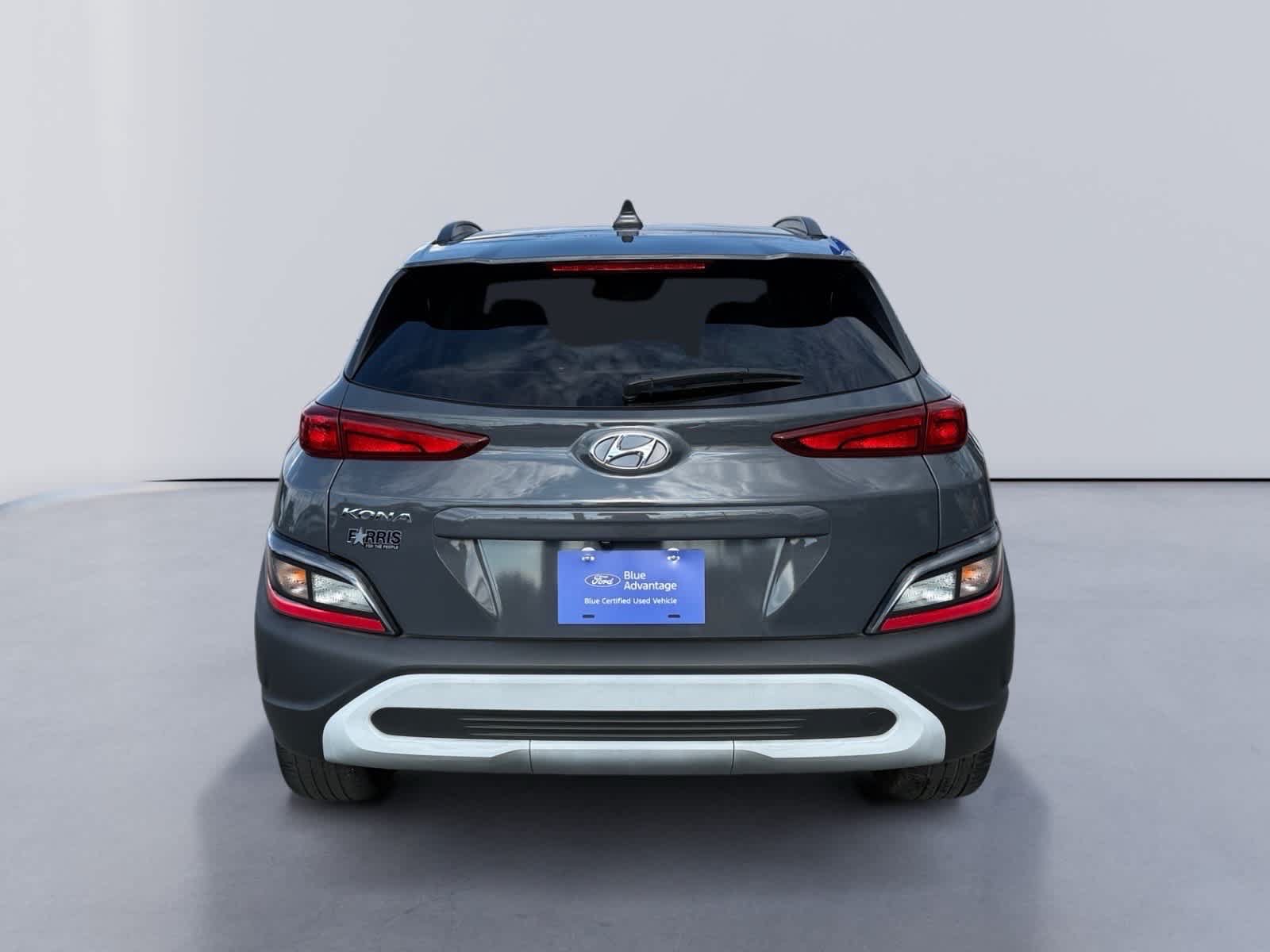 Used 2023 Hyundai Kona SEL w/ Convenience Package FWD image 4