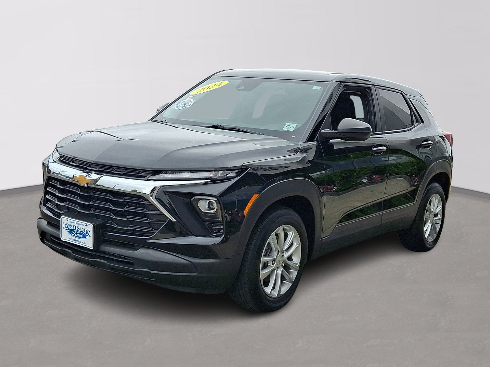 Used 2024 Chevrolet TrailBlazer LS w/ LS Convenience Package FWD image 3