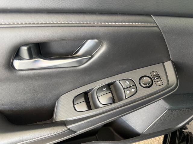 Used 2024 Nissan Sentra SV FWD image 18