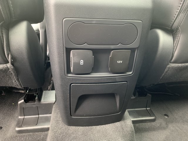 Certified 2022 Ford Explorer XLT w/ Equipment Group 202A AWD/4WD image 18