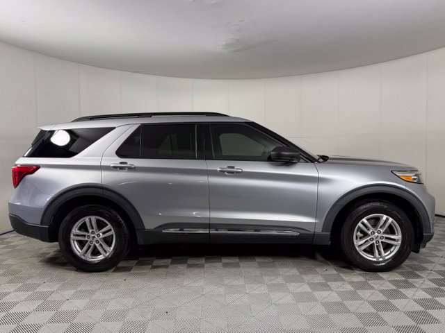 Certified 2022 Ford Explorer XLT RWD image 9