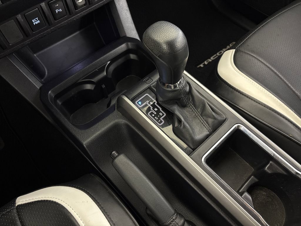 Used 2017 Toyota Tacoma SR5 w/ Tow Package image 27