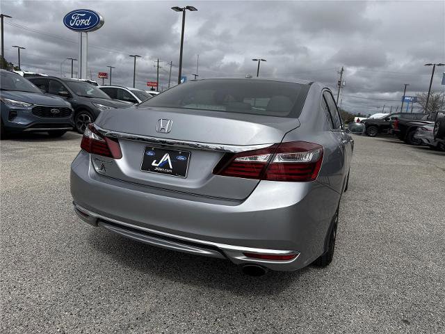 Used 2017 Honda Accord EX-L image 6