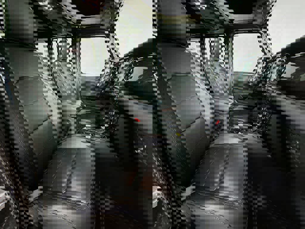 Used 2020 Jeep Wrangler Unlimited Sahara image 18