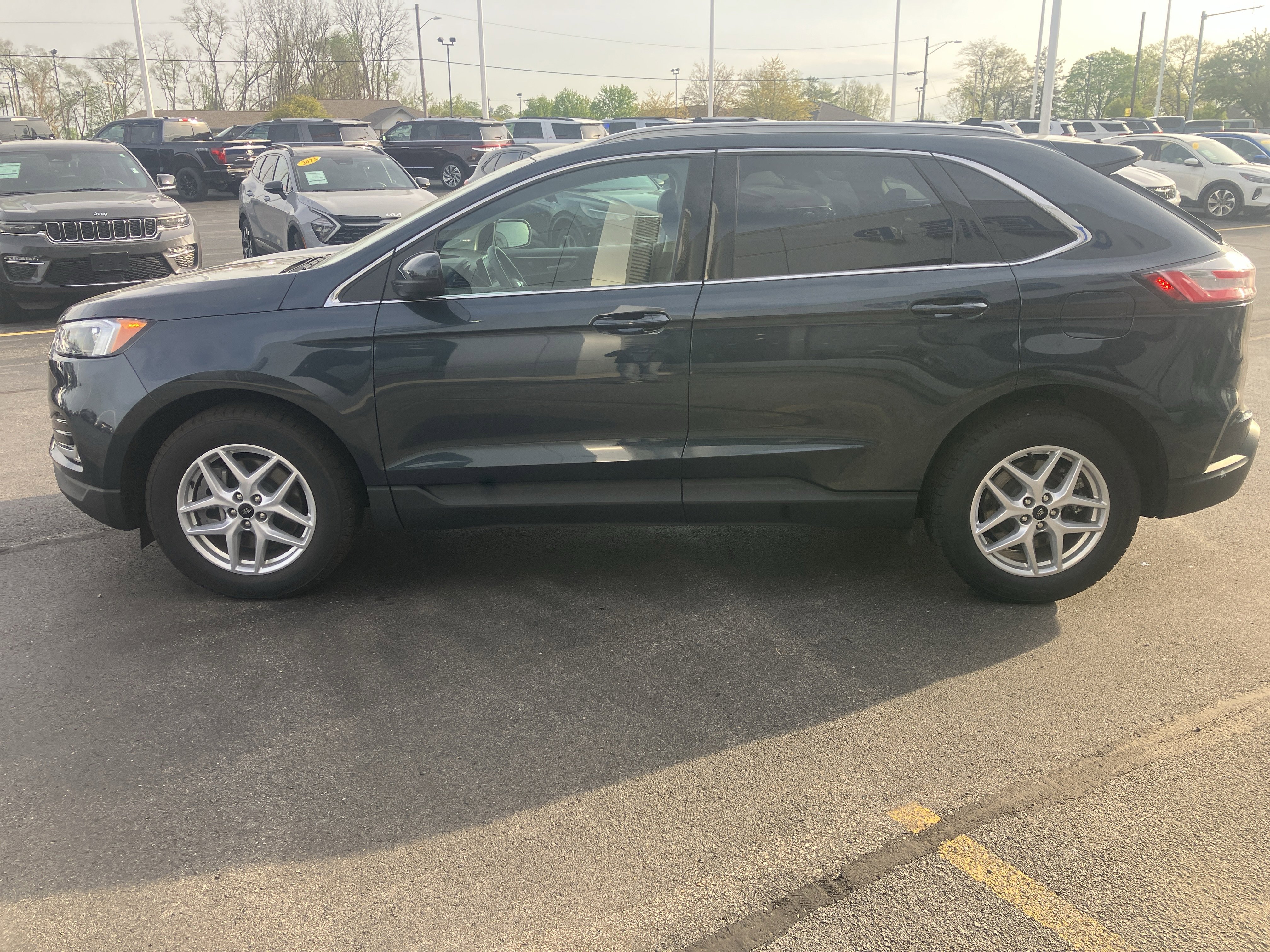 Certified 2024 Ford Edge SEL w/ Convenience Package AWD/4WD image 4