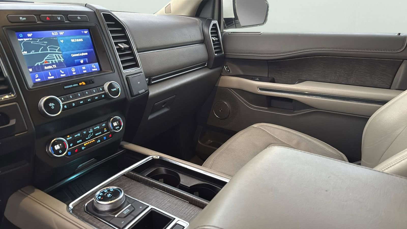 Certified 2020 Ford Expedition Limited w/ Equipment Group 301A image 20