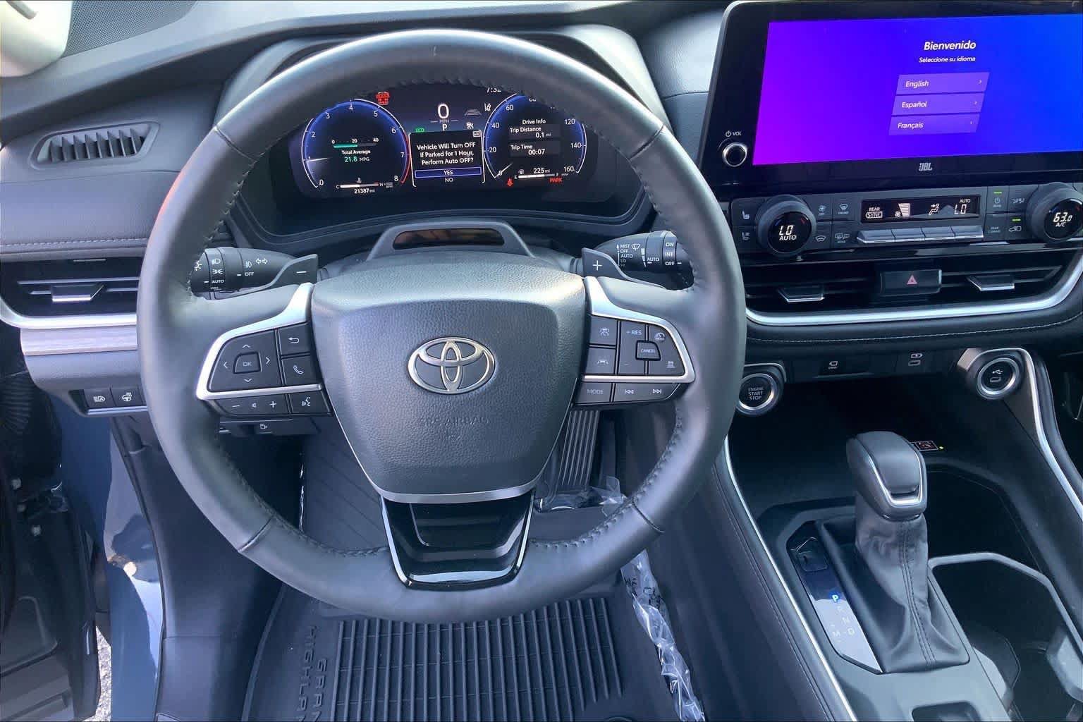 Used 2024 Toyota Grand Highlander AWD image 6