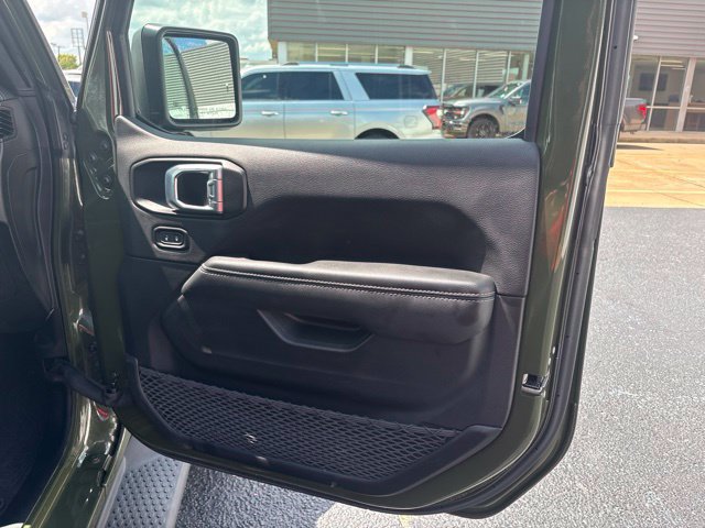 Used 2023 Jeep Wrangler Unlimited Sahara w/ Cold Weather Group AWD/4WD image 23