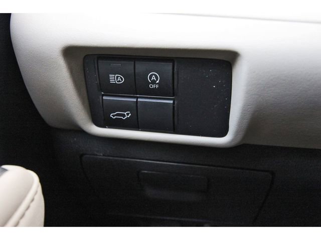 Used 2023 Toyota Highlander XLE FWD image 22