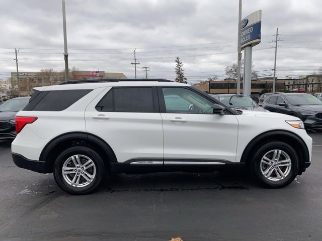 Certified 2023 Ford Explorer XLT w/ Equipment Group 202A image 4