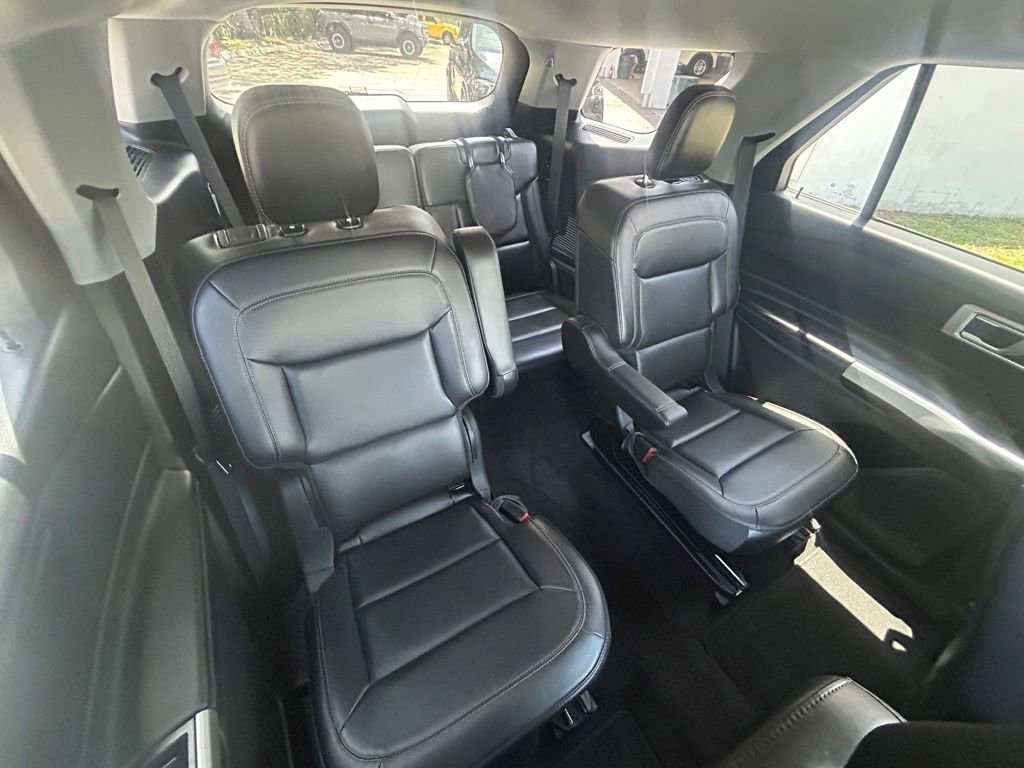 Certified 2022 Ford Explorer XLT w/ Equipment Group 202A image 29
