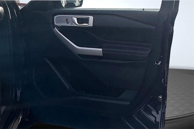 Certified 2022 Ford Explorer Limited w/ Hybrid Equipment Group 310A image 23