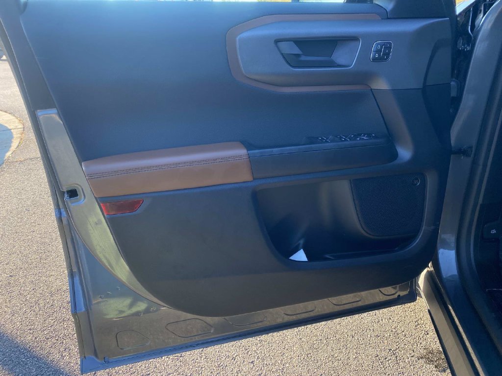 Certified 2025 Ford Bronco Sport Outer Banks w/ Outer Banks Tech Package+ AWD/4WD image 15