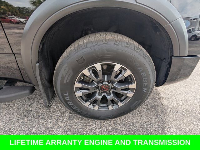 Used 2023 Nissan Titan PRO-4X w/ Pro-4x Convenience Package AWD/4WD image 12