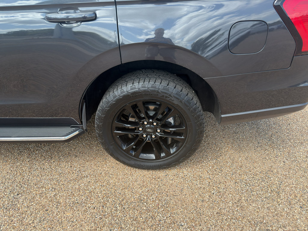 Certified 2022 Ford Expedition XLT RWD image 12