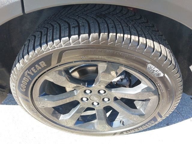 Certified 2022 Ford Explorer ST-Line image 12