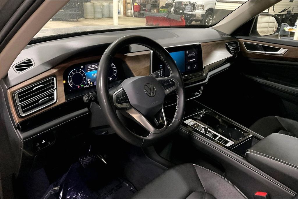 Used 2024 Volkswagen Atlas SE FWD image 13