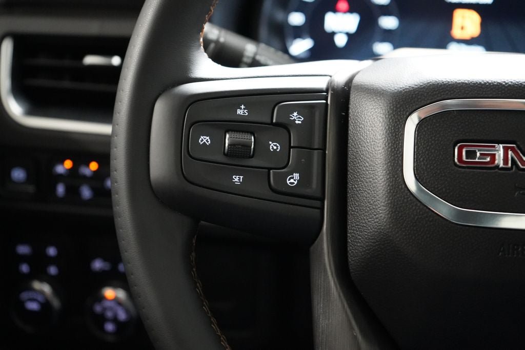 Used 2023 GMC Yukon XL AT4 AWD/4WD image 15