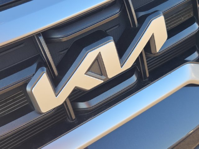 Used 2025 Kia Telluride S FWD image 34